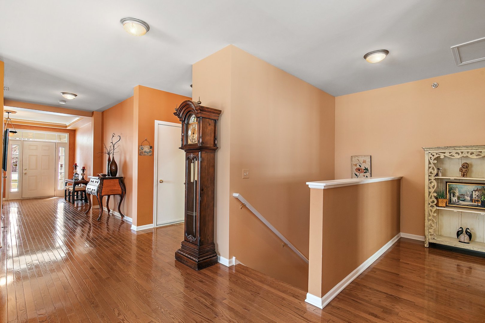 5876 Leeds Road Hoffman Estates, IL 60192 - Photo 7 of 37 a view of a room with gym equipment