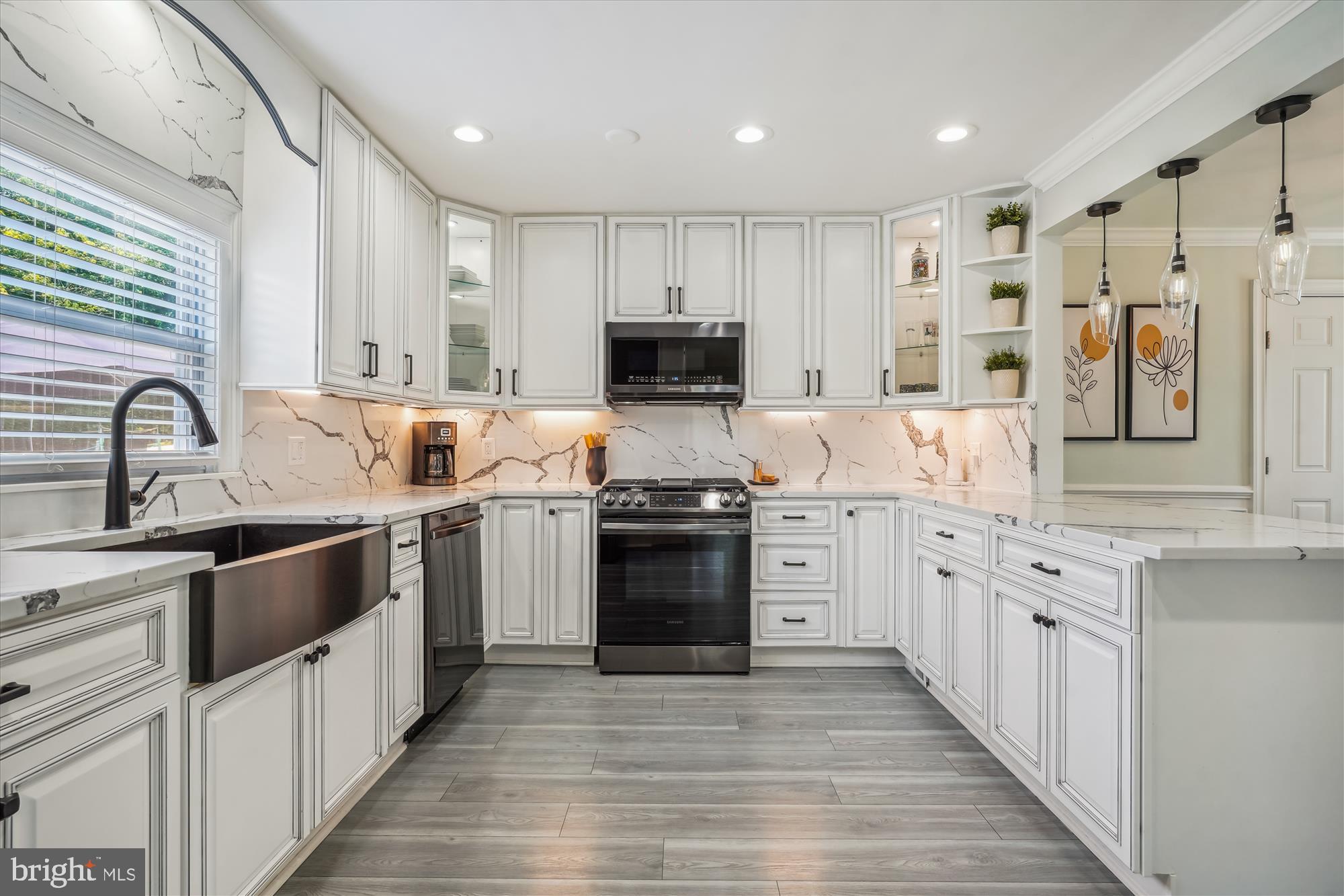 5308 Crown Point Road Burke, VA 22015 - Photo 15 of 75 Samsung stainless appliances, and recessed lights