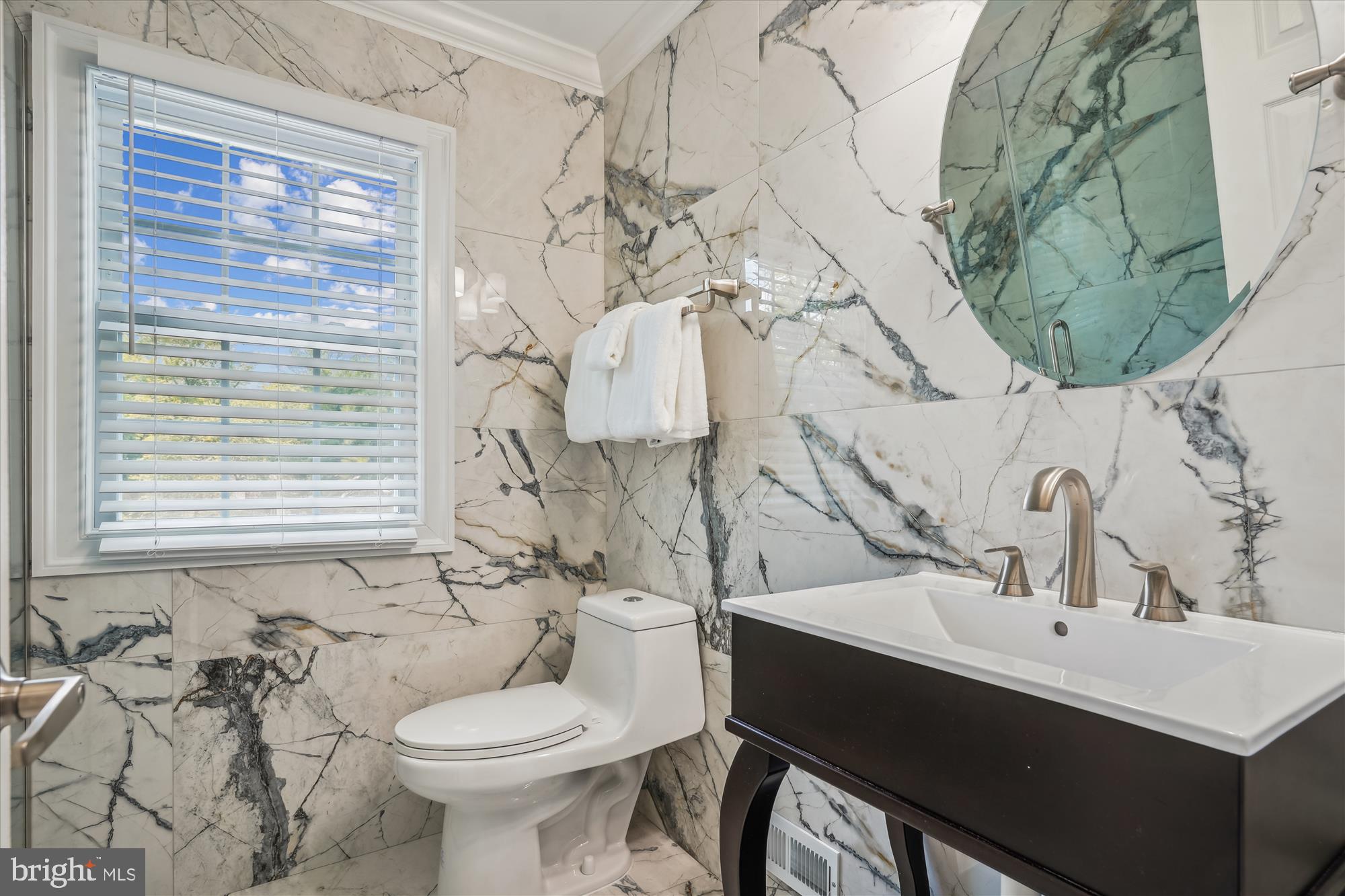 5308 Crown Point Road Burke, VA 22015 - Photo 45 of 75 Beautifully remodeled hall full bath