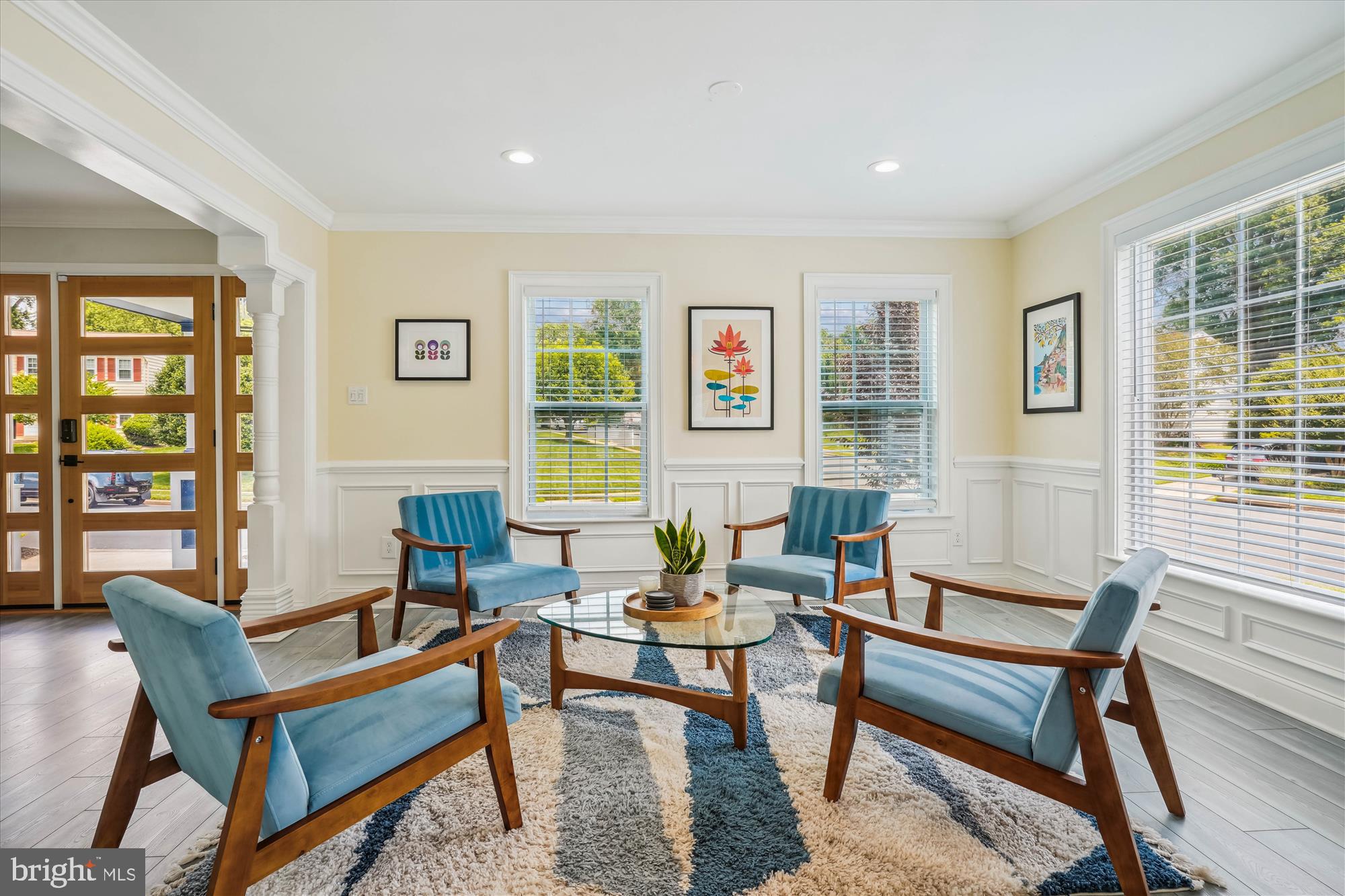 5308 Crown Point Road Burke, VA 22015 - Photo 5 of 75 So much natural light!