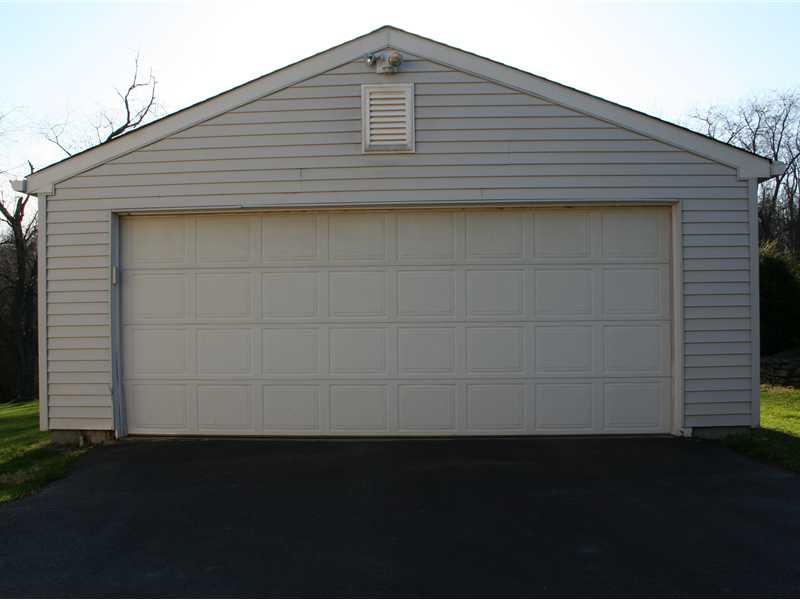 536 Friel Road Economy, PA 15005 - Photo 12 of 14 Parking Lot/Garage.