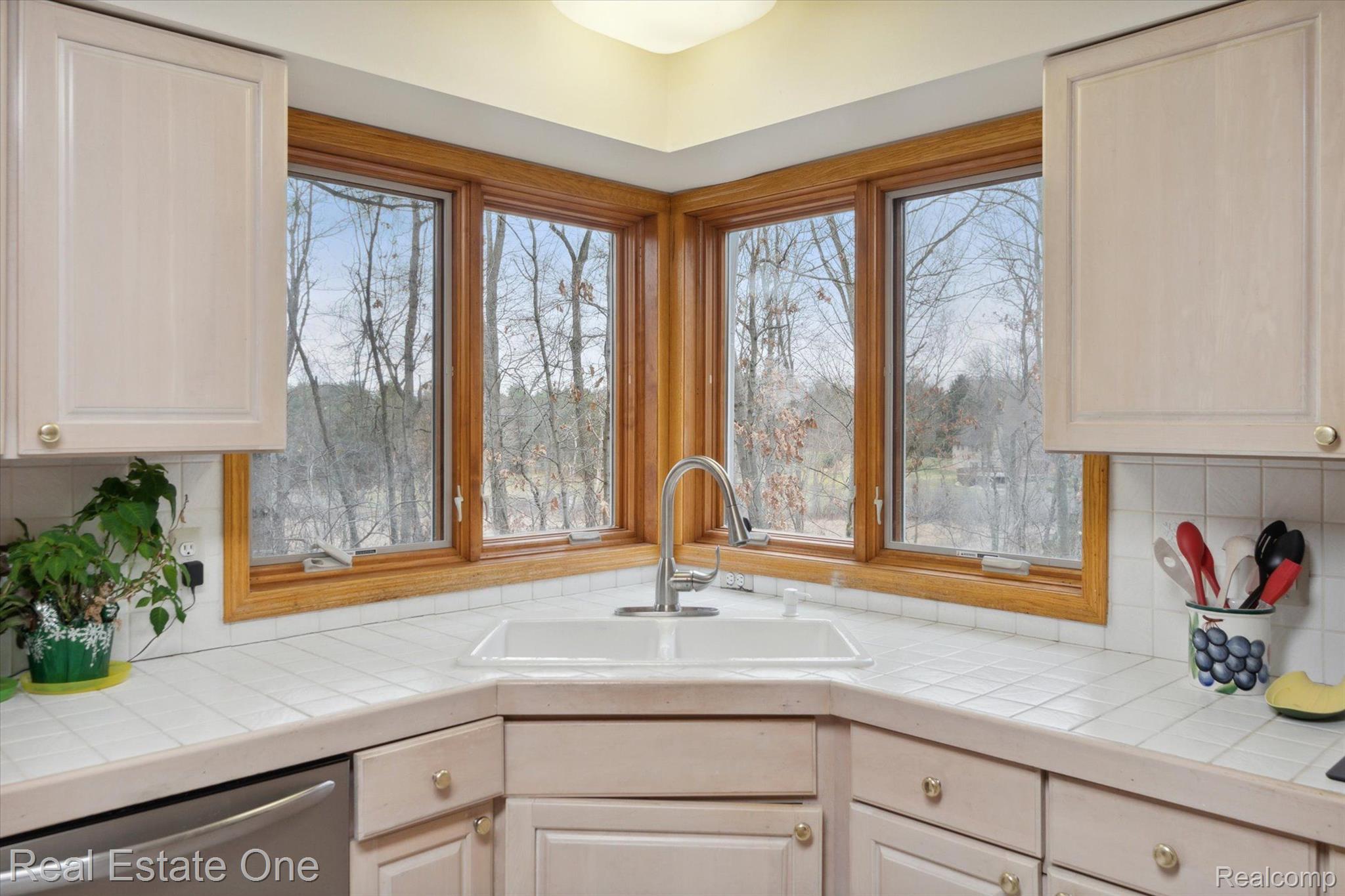 7827 Hammel Road Brighton, MI 48116 - Photo 9 of 33 Beautiful Views