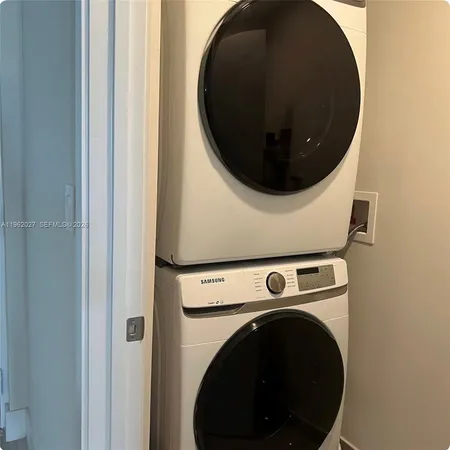 a close up view of a washer and dryer