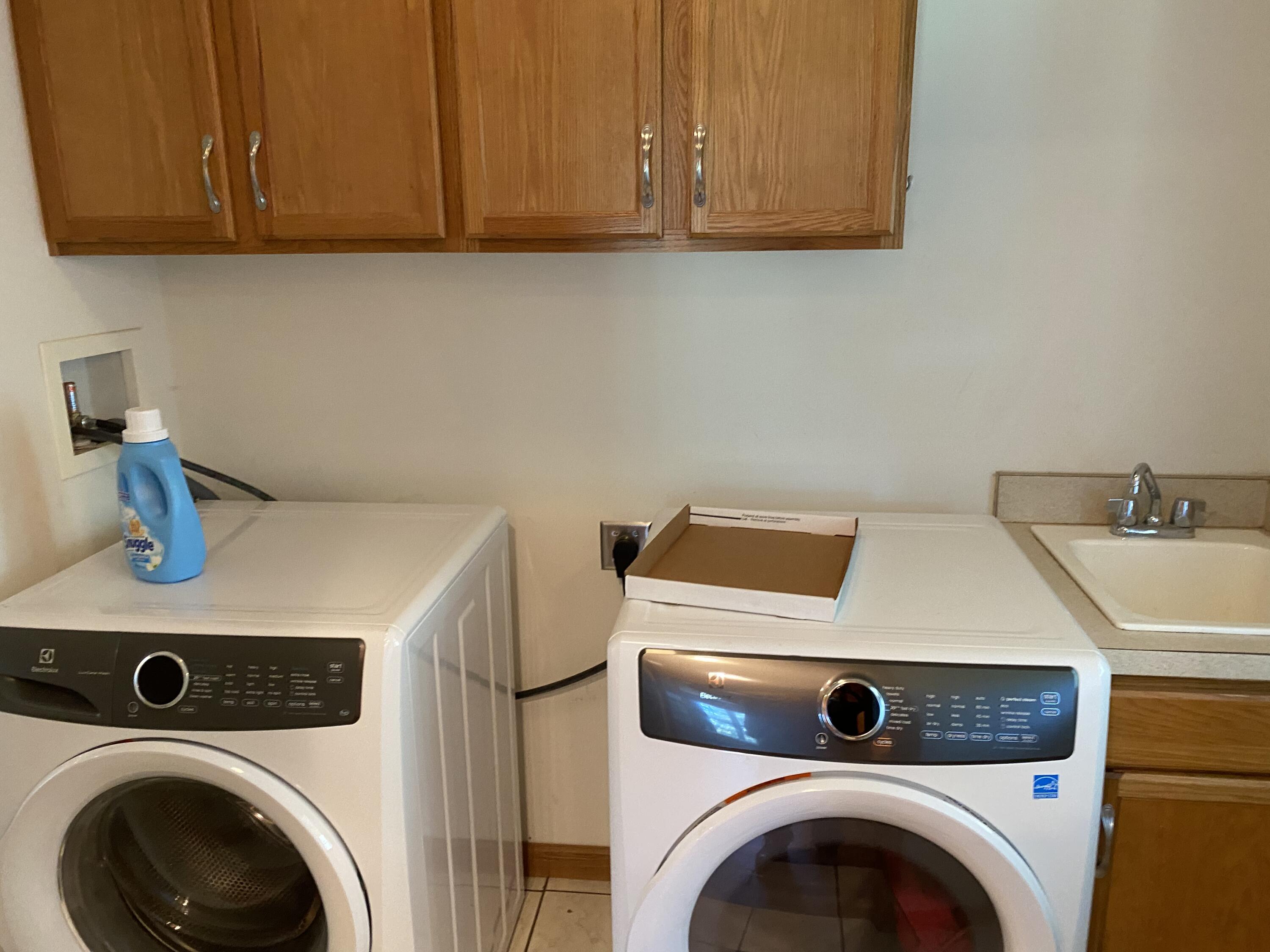 393 Taggart Road Bronson, MI 49028 - Photo 17 of 30 Laundry
