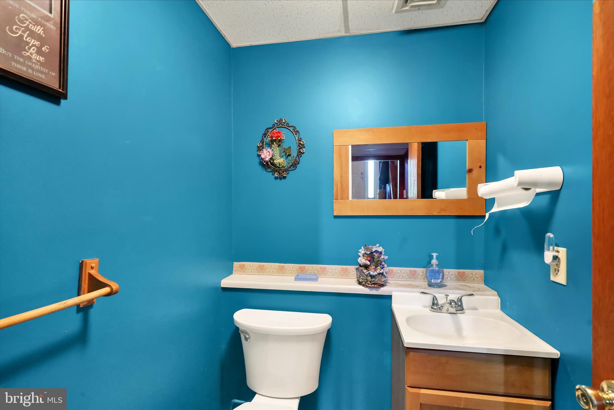 37 Beavens Road Reading, PA 19608 - Photo 35 of 35 Half Bath