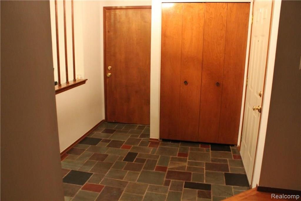 31365 Rayburn Livonia, MI 48154 - Photo 4 of 13 Gallery Image 4