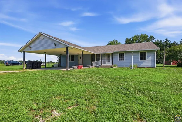 $300,000 | 7630 Southwest Docking Road, Auburn, KS 66402