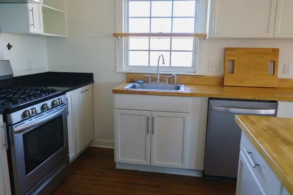 $2,475 | 806 Main Street, Madisonville, LA 70447