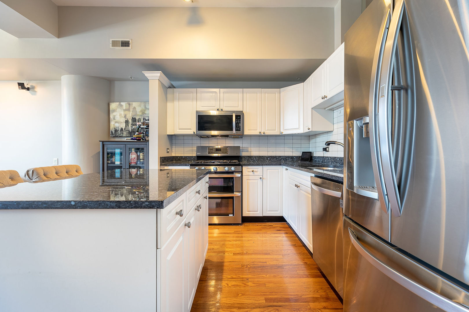 165 North Canal Street, Unit 903 Chicago, IL 60606 - Photo 8 of 19