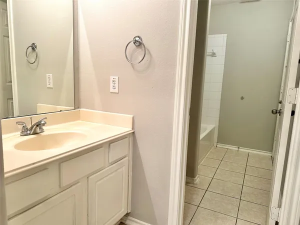 $1,995 | 12286 Noco Drive, Tomball, TX 77375