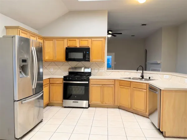 $1,995 | 12286 Noco Drive, Tomball, TX 77375