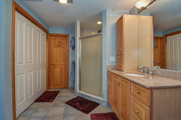 53 Robin Road Northbridge, MA 01588 - Photo 14 of 30 Gallery Image 14