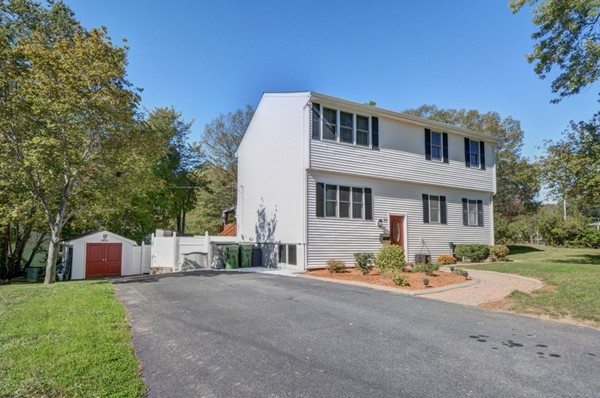 53 Robin Road Northbridge, MA 01588 - Photo 3 of 30 Gallery Image 3