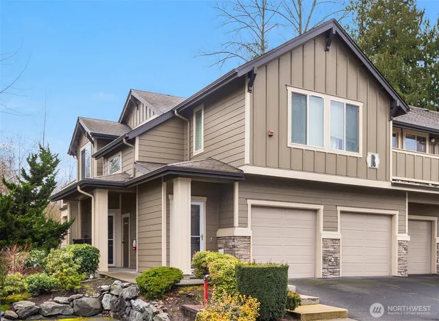 $438,000 | 1900 Weaver Road, Unit R201, Snohomish, WA 98290