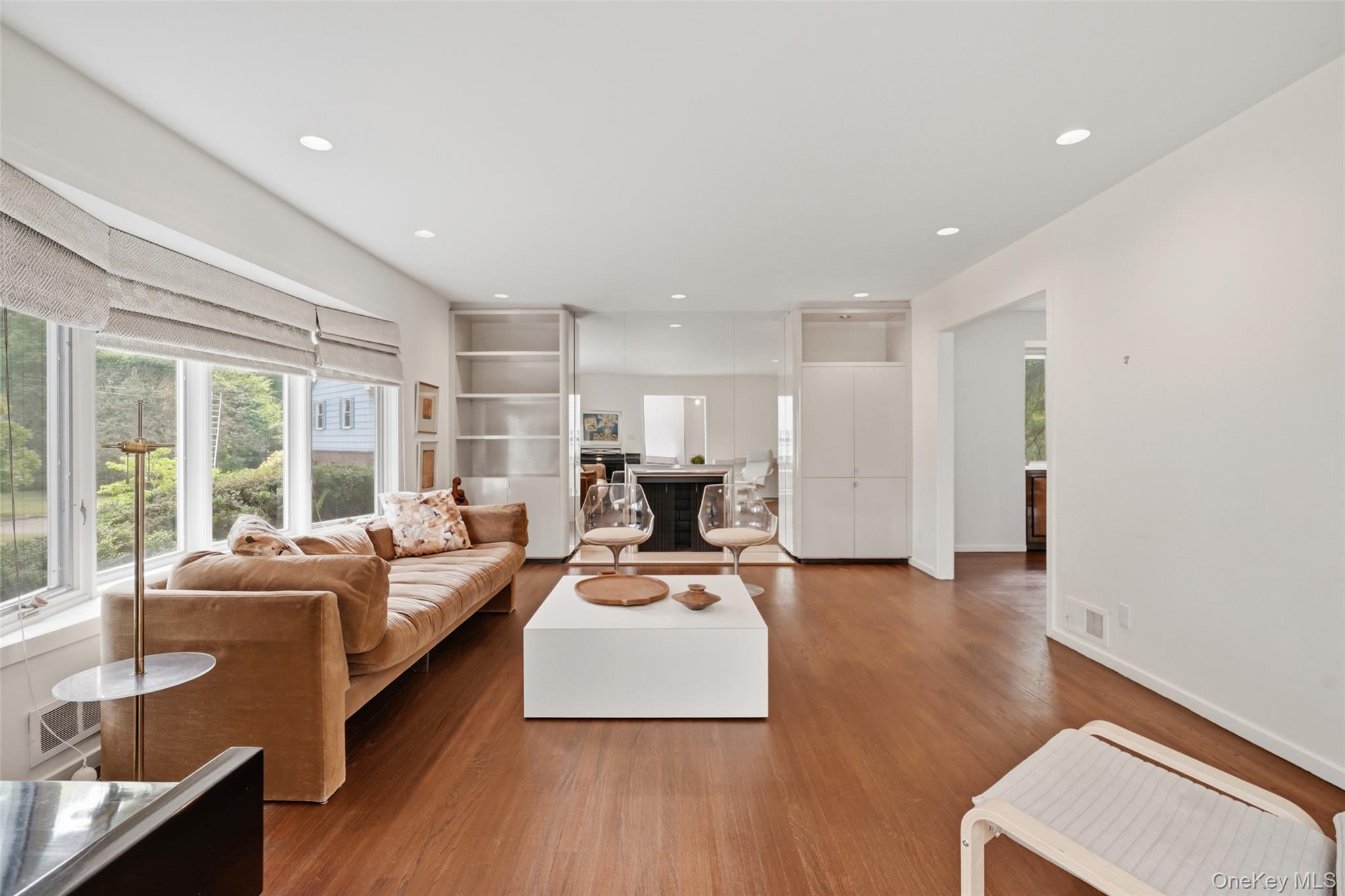 6 Greenhouse Circle Rye Brook, NY 10573 - Photo 2 of 25 Living Room