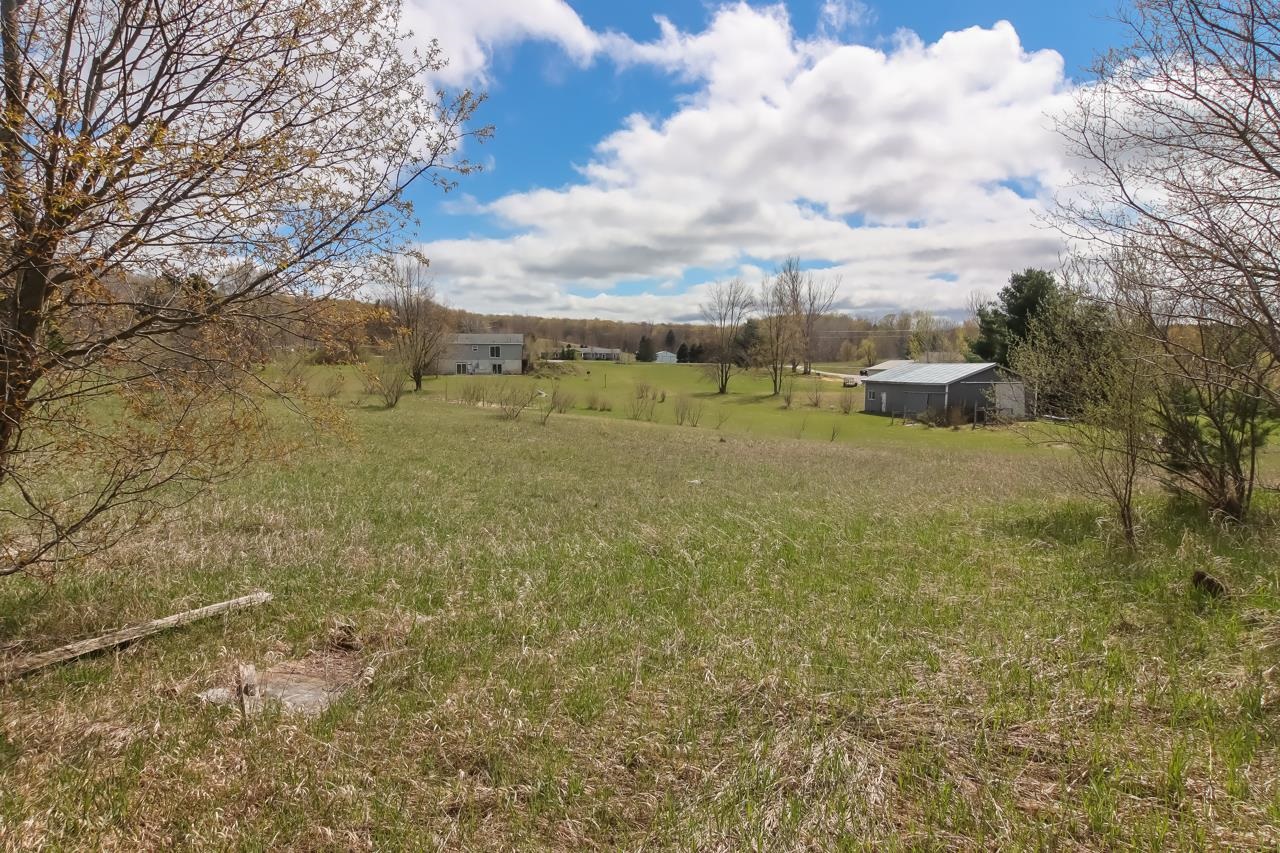 6071 East Gallivan Road Cedar, MI 49621 - Photo 31 of 32 1910525-30.JPG