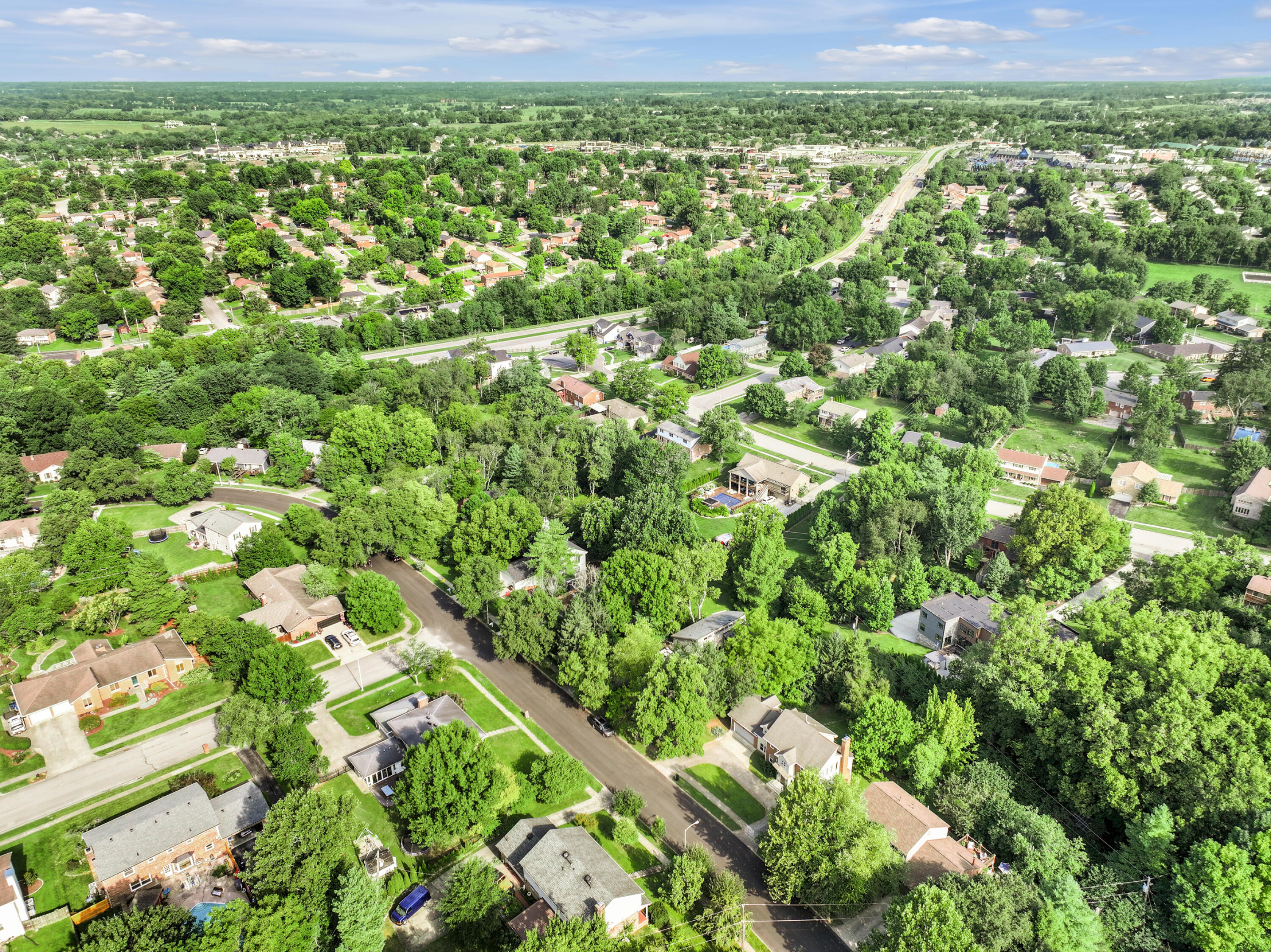 916 Bravington Way Lexington, KY 40503 - Photo 119 of 132 DJI_20260802004808_0169_D