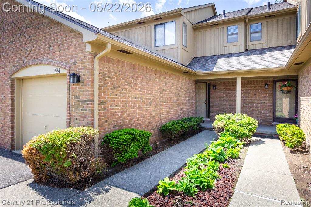 574 Tennyson Rochester, MI 48307 - Photo 3 of 48