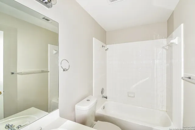 $1,595 | 7410 Great Lakes Drive, San Antonio, TX 78244