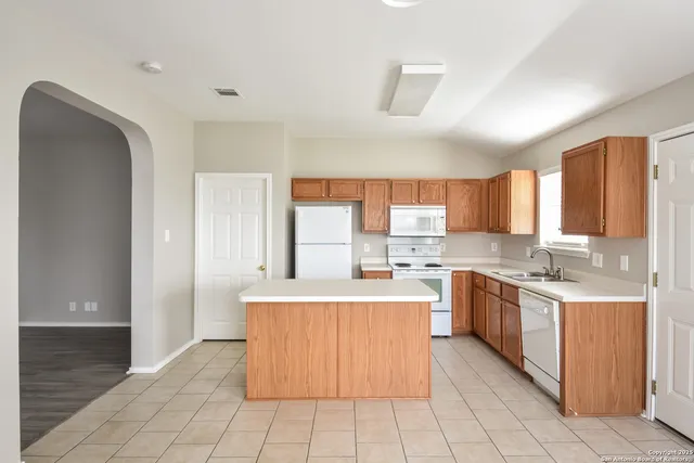 $1,595 | 7410 Great Lakes Drive, San Antonio, TX 78244