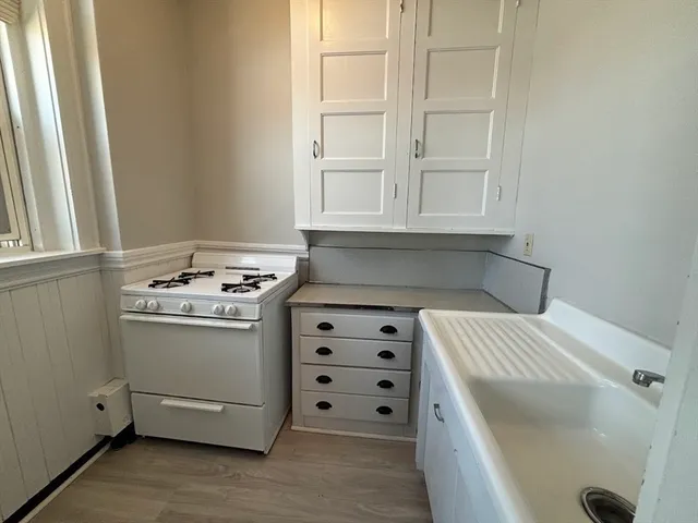 $1,700 | 1 Harbor Street, Unit 11, Salem, MA 01970