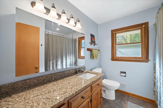 $345,000 | N87W18225 Queensway Street, Menomonee Falls, WI 53051