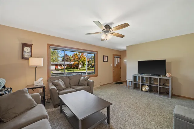 $345,000 | N87W18225 Queensway Street, Menomonee Falls, WI 53051