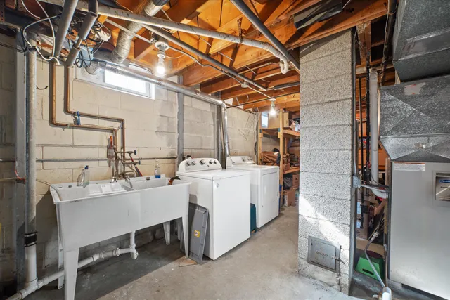 $345,000 | N87W18225 Queensway Street, Menomonee Falls, WI 53051