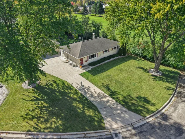 $345,000 | N87W18225 Queensway Street, Menomonee Falls, WI 53051
