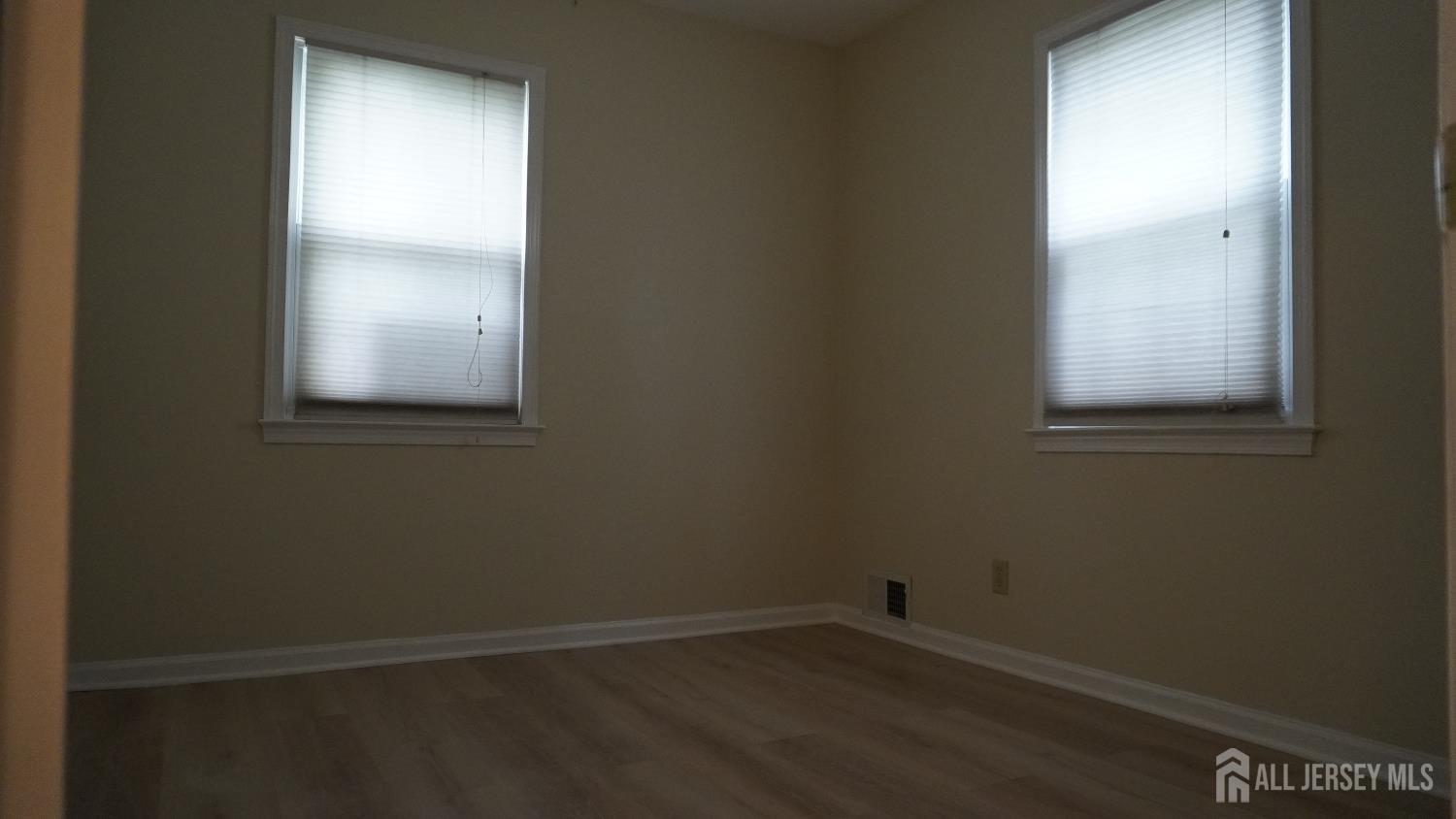 74 Warner Street Fords, NJ 08863 - Photo 8 of 15