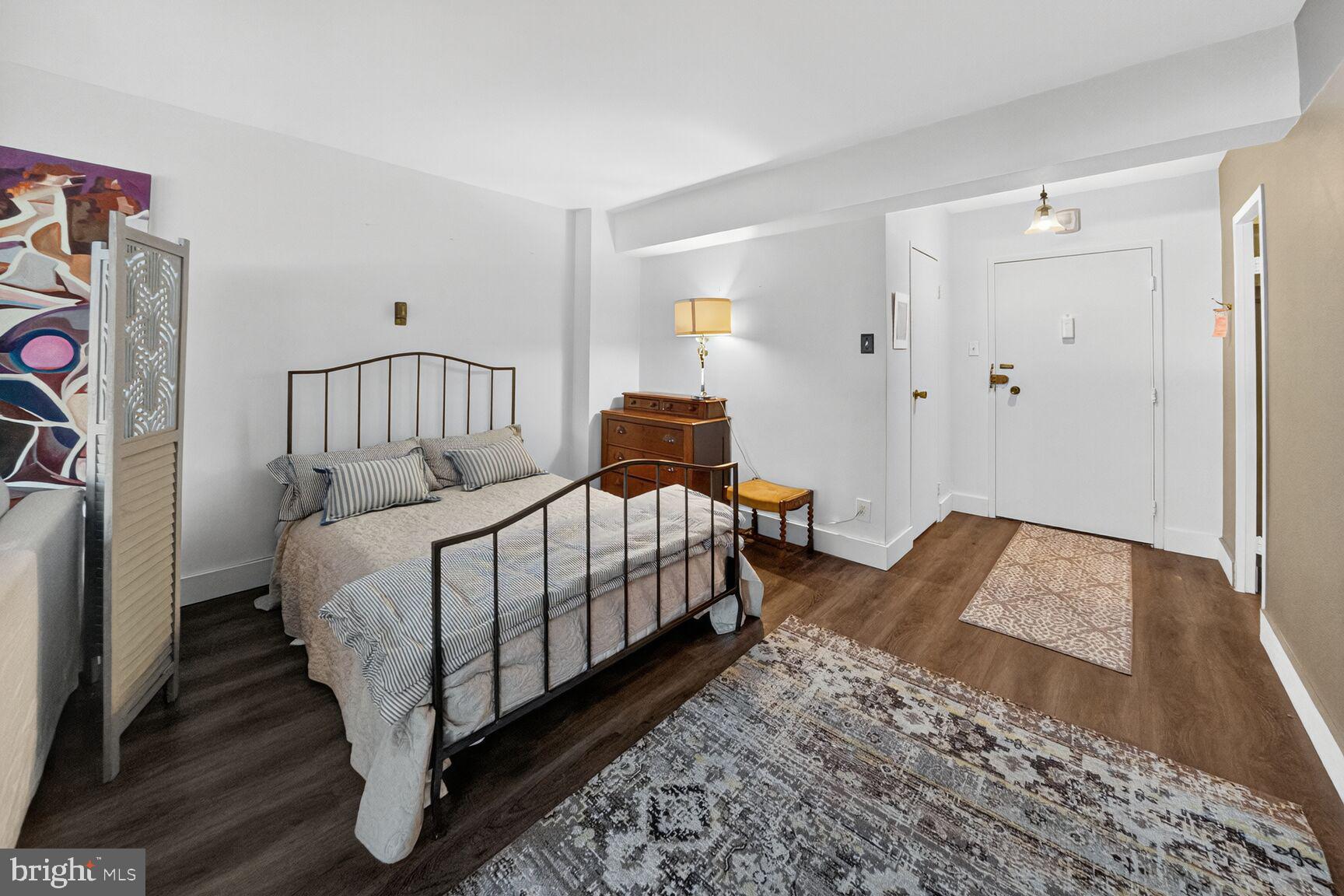 4201 Cathedral Avenue Northwest, Unit 218E Washington, DC 20016 - Photo 11 of 28 Bedroom