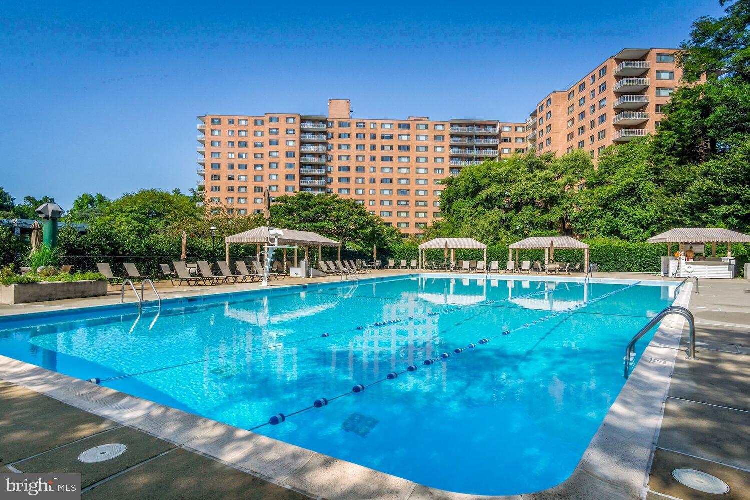 4201 Cathedral Avenue Northwest, Unit 218E Washington, DC 20016 - Photo 22 of 28 Swimming Pool