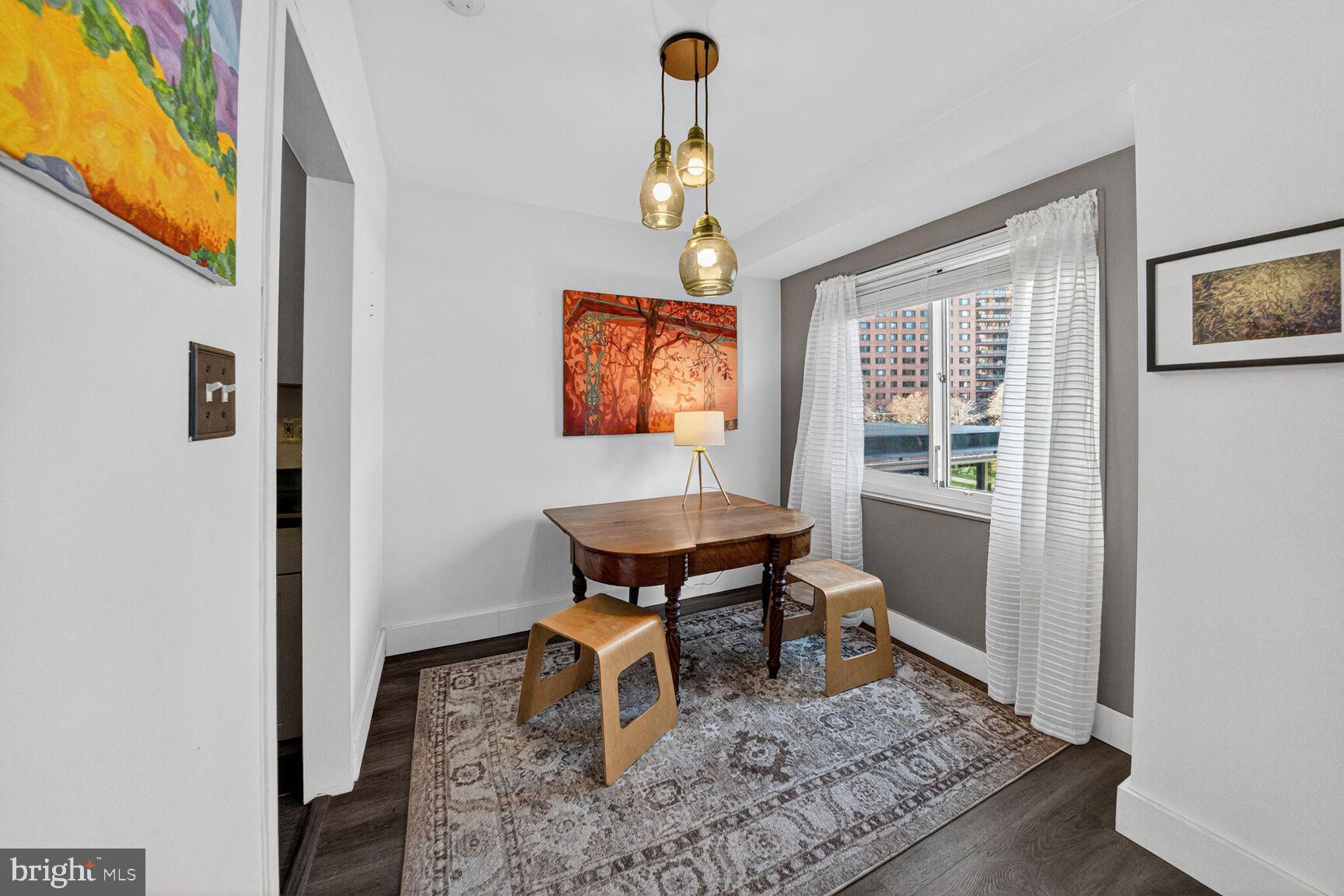 4201 Cathedral Avenue Northwest, Unit 218E Washington, DC 20016 - Photo 7 of 28 Dining Area