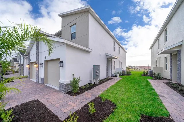 $2,100 | 1135 Challenge Drive, Unit 1135, Davenport, FL 33896