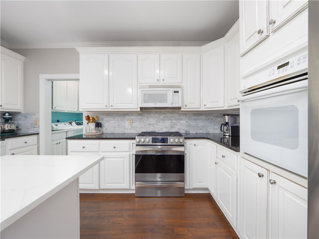 202 Chesser Lane Folkston, GA 31537 - Photo 21 of 76 Kitchen offering two ovens