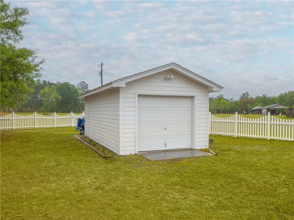 202 Chesser Lane Folkston, GA 31537 - Photo 55 of 76 Storage shed