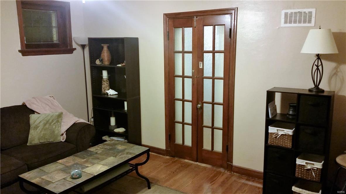 9014 Mathilda Avenue St. Louis, MO 63123 - Photo 15 of 19 Gallery Image 15