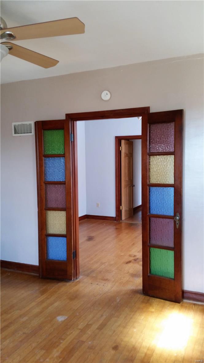 9014 Mathilda Avenue St. Louis, MO 63123 - Photo 4 of 19 Gallery Image 4