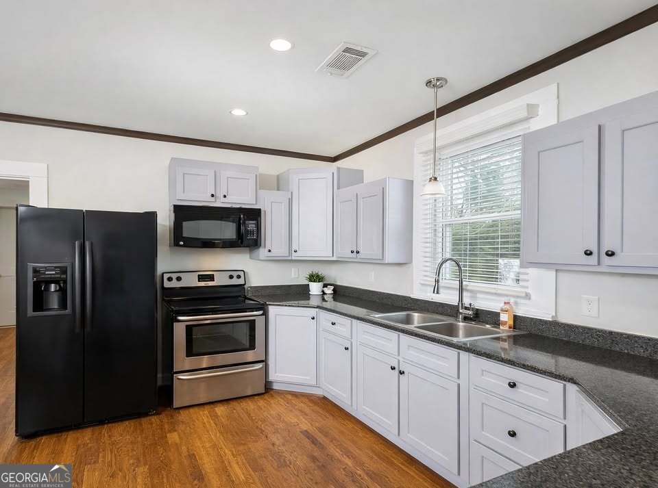 392 South Cherokee Road Social Circle, GA 30025 - Photo 4 of 17