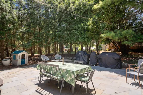 $825,000 | 860 Trails End Drive, Fontana, WI 53125