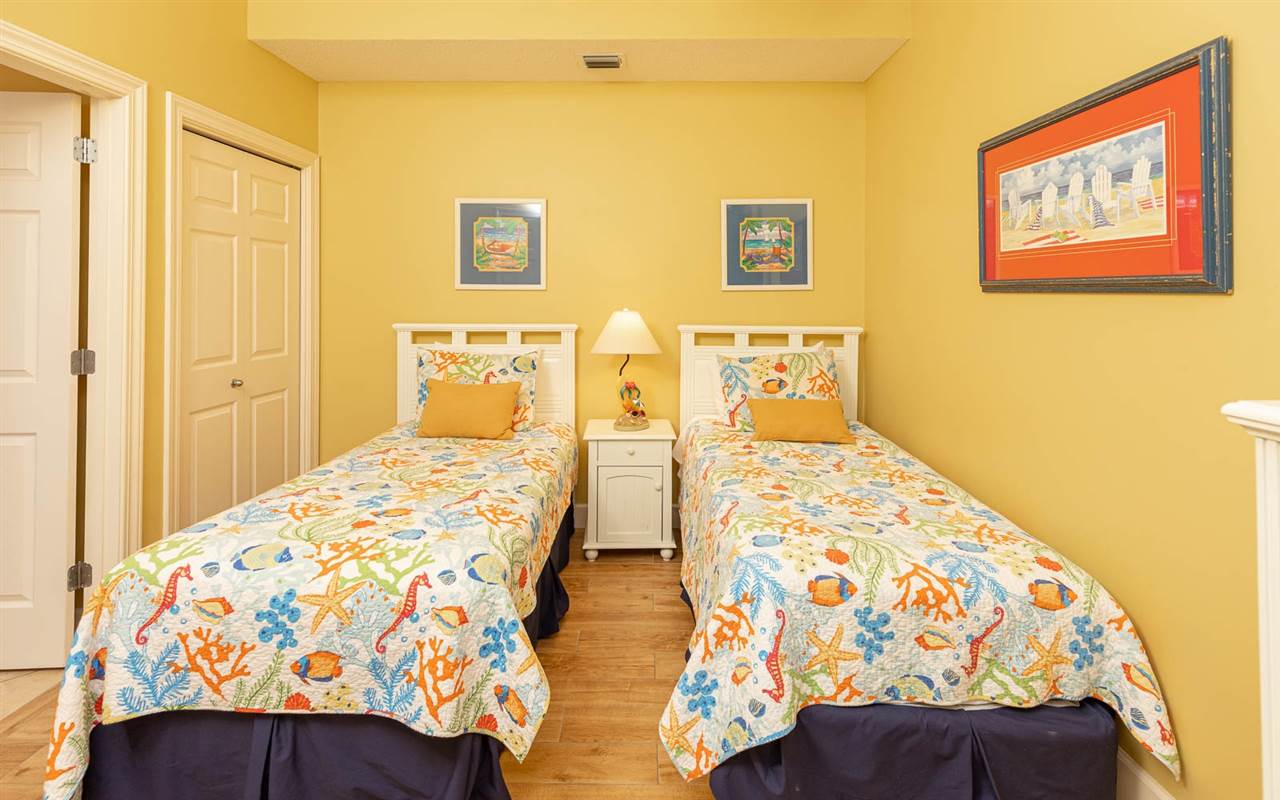 27580 Canal Road, Unit 1104 Orange Beach, AL 36561 - Photo 12 of 19 Guest Bedroom