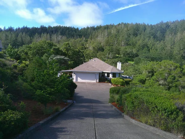 $1,195,000 | 445 Crestridge Place, Santa Rosa, CA 95409