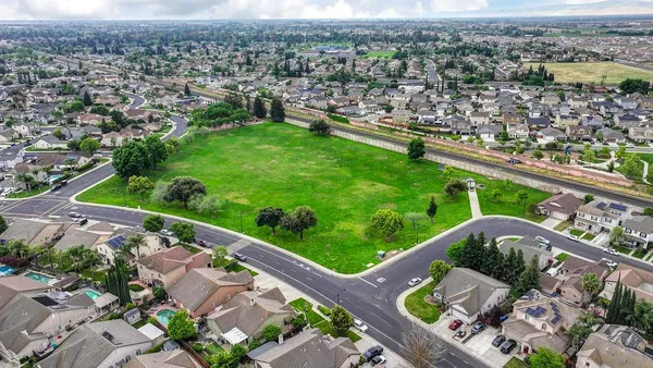 $740,000 | 1922 Northgate Drive, Manteca, CA 95336