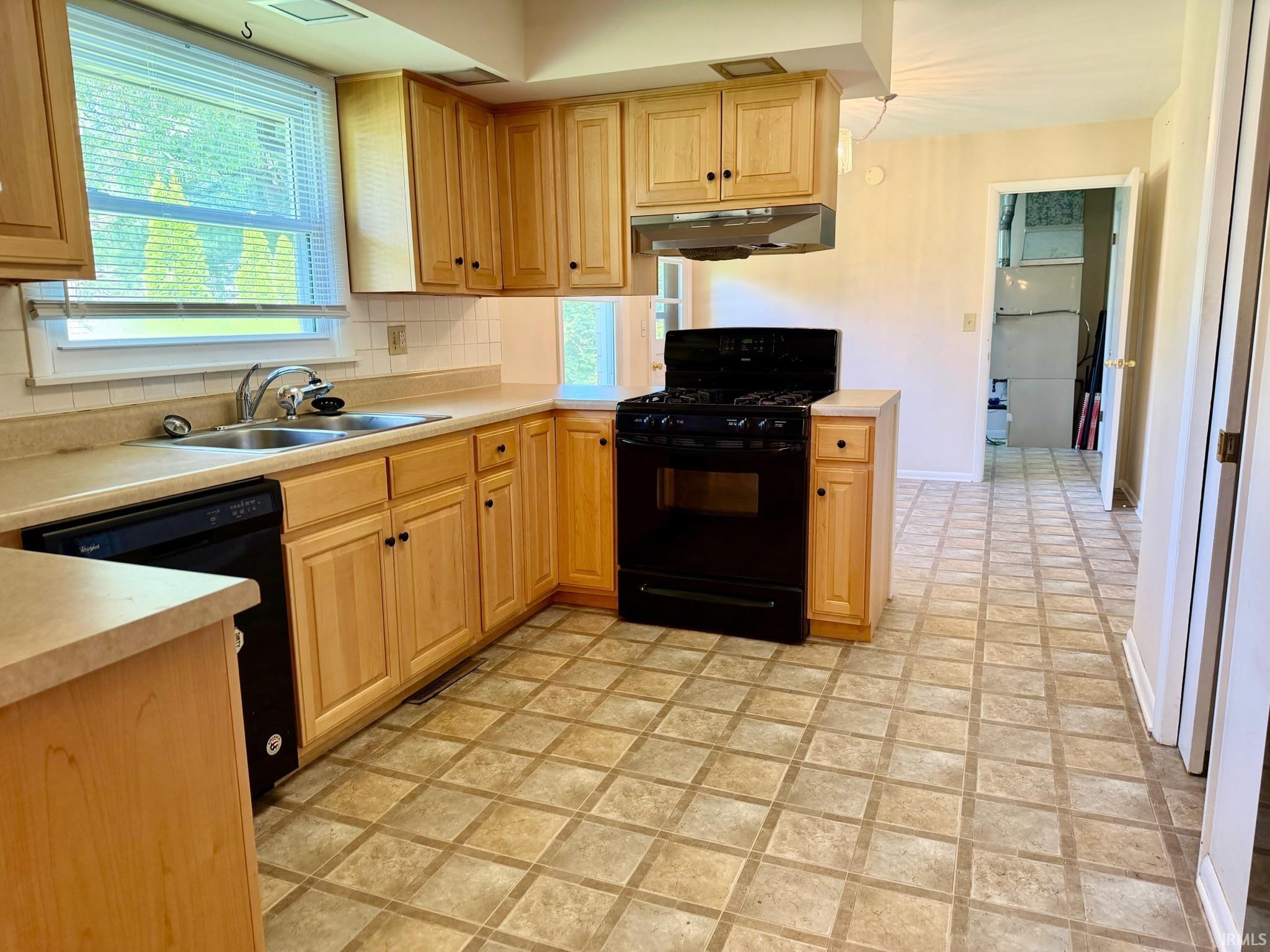 417 Sycamore Drive Bedford, IN 47421 - Photo 10 of 33