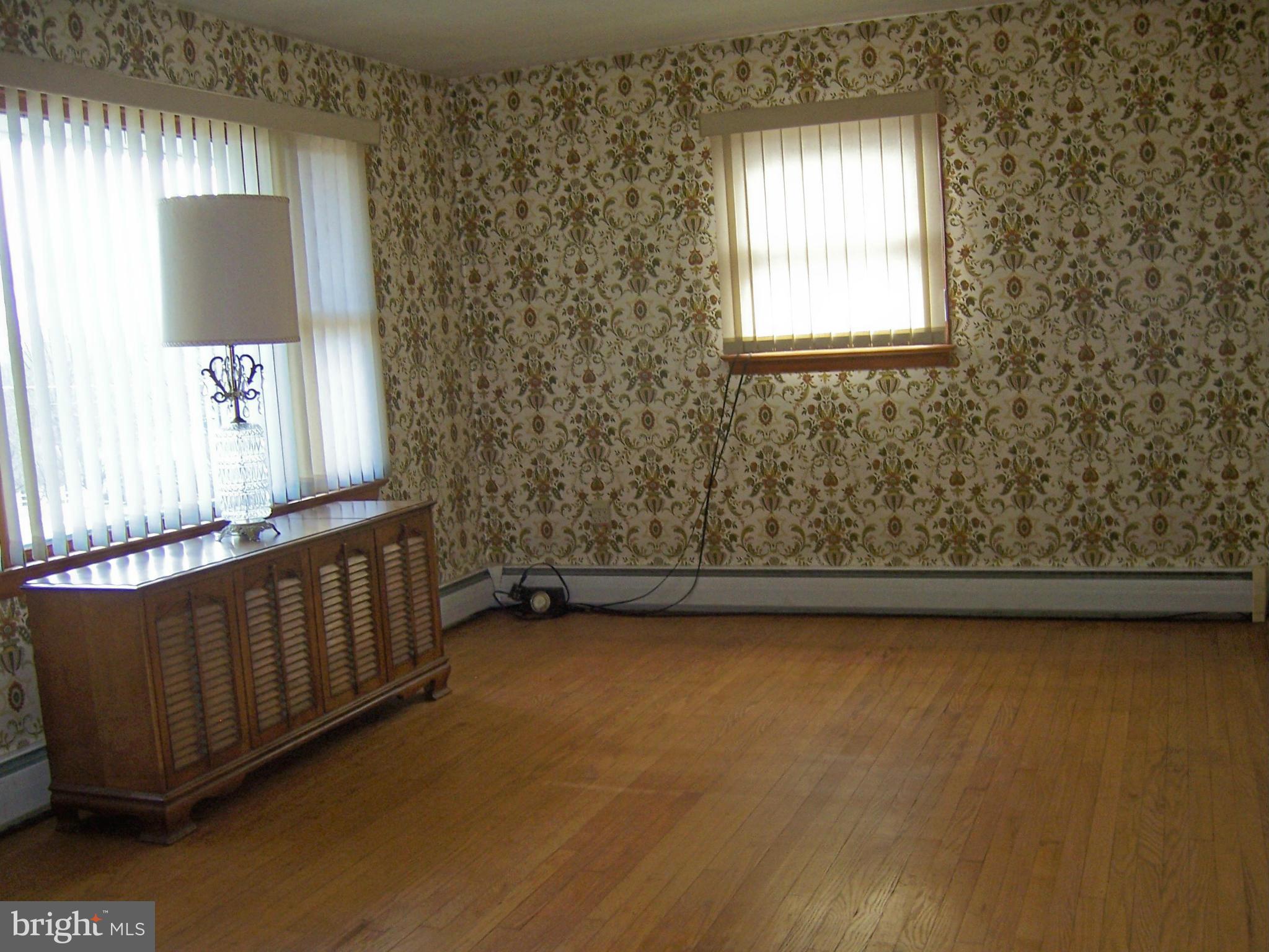 3818 Old Hanover Road Westminster, MD 21158 - Photo 10 of 20 Living Room