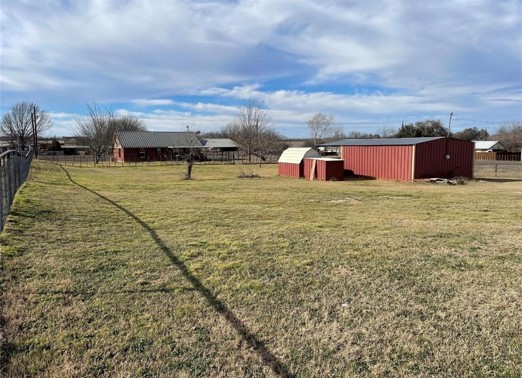 826 Gilliland Road Springtown, TX 76082 - Photo 18 of 27