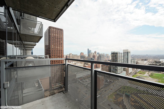 235 West Van Buren Street, Unit 3008 Chicago, IL 60607 - Photo 12 of 20