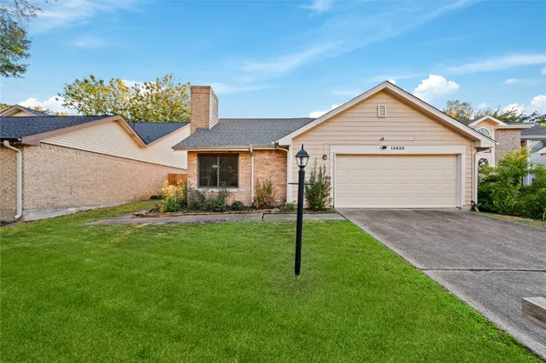 $2,300 | 12635 Ashford Chase Drive, Houston, TX 77082