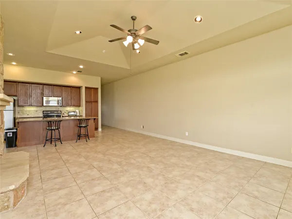 $1,895 | 1908 Kahala Sunset Drive, Unit H, Spicewood, TX 78669