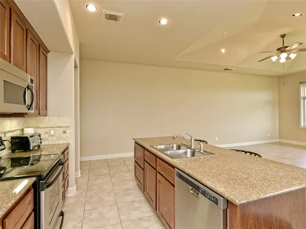 $1,895 | 1908 Kahala Sunset Drive, Unit H, Spicewood, TX 78669